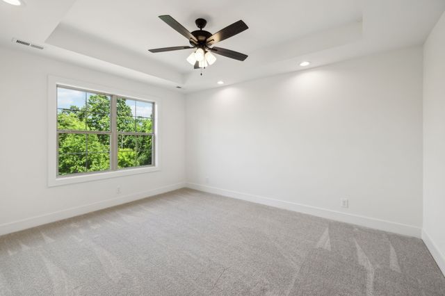 1075 Linder Ridge Drive, Woodlawn, TN 37191
