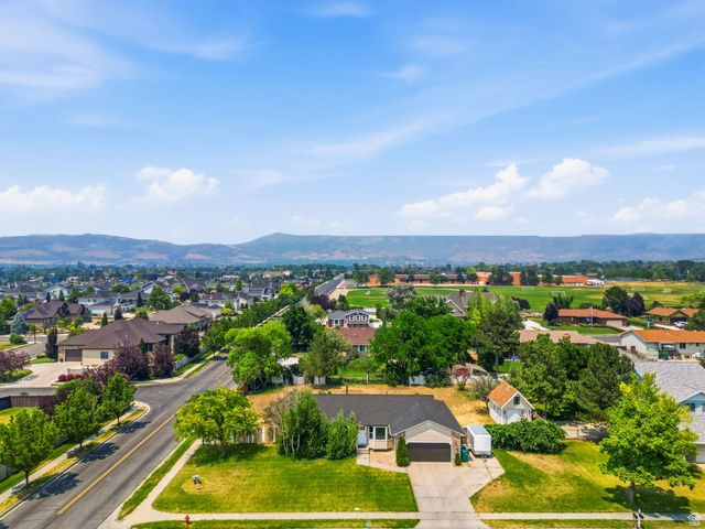 5586 W 10130 N, Highland, UT 84003