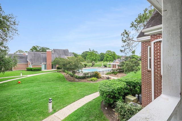 2722 Masters Drive, League City, TX 77573