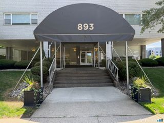 893 Farmington Avenue 1C, West Hartford, CT 06119
