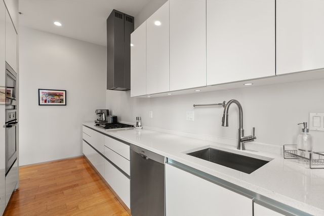 618 E 2nd Street 6, Boston, MA 02127