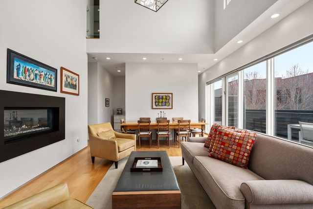 618 E 2nd Street 6, Boston, MA 02127