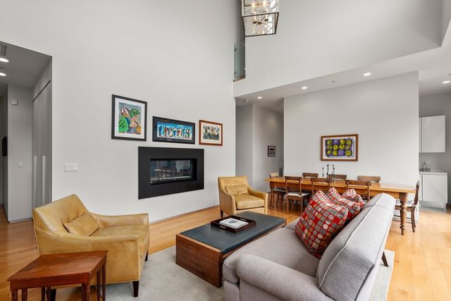 618 E 2nd Street 6, Boston, MA 02127