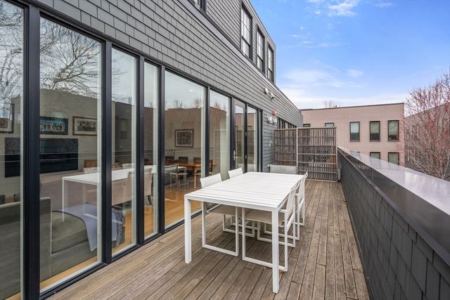 618 E 2nd Street 6, Boston, MA 02127