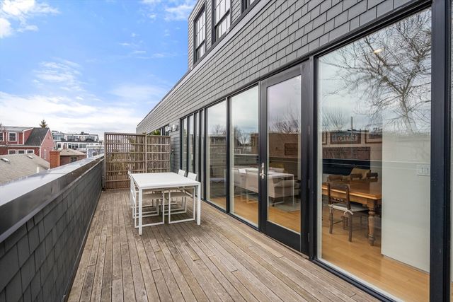 618 E 2nd Street 6, Boston, MA 02127