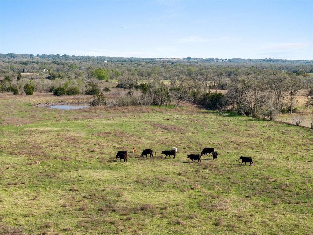 8232 Fm 2145, Ledbetter, TX 78946