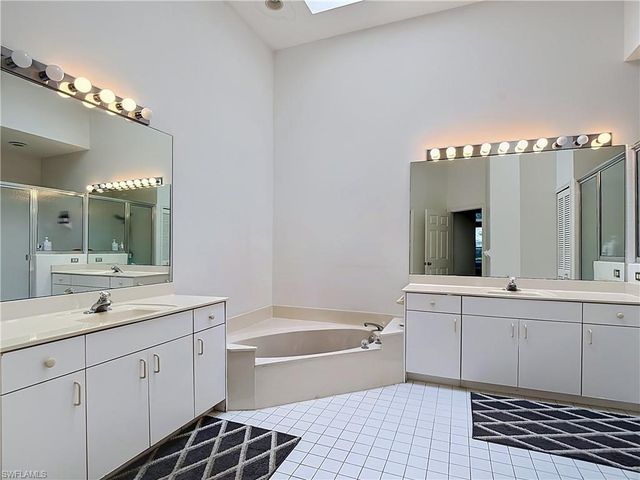 19372 Silver Oak DR, Estero, FL 33967
