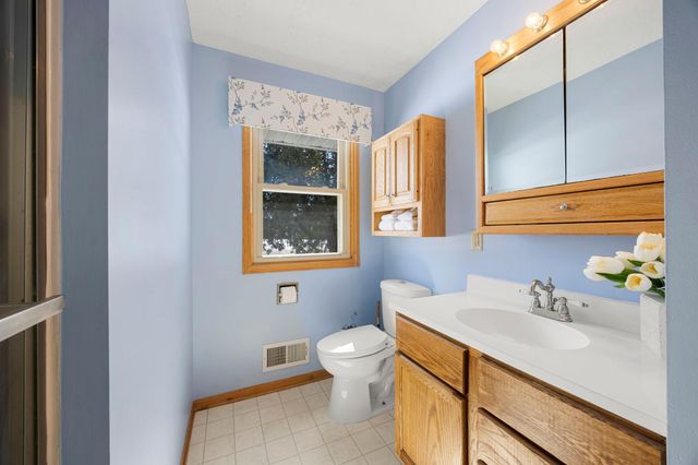 2189 Howard Court, Saint Paul, MN 55119