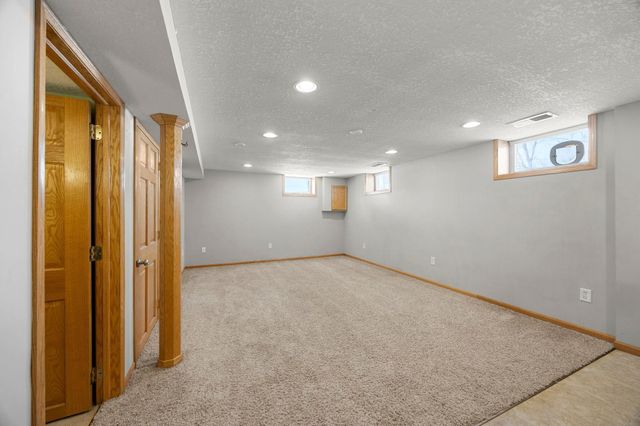 2189 Howard Court, Saint Paul, MN 55119