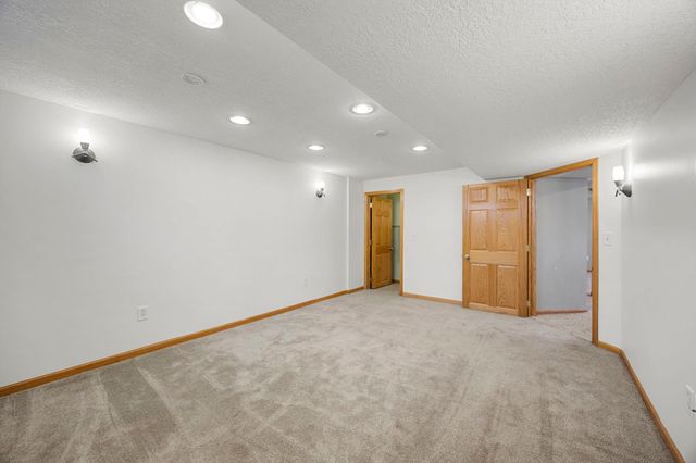 2189 Howard Court, Saint Paul, MN 55119