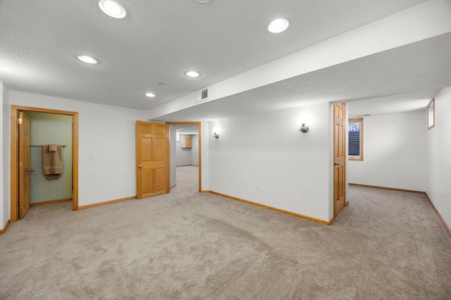 2189 Howard Court, Saint Paul, MN 55119