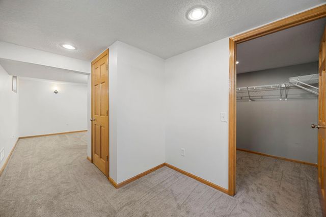 2189 Howard Court, Saint Paul, MN 55119