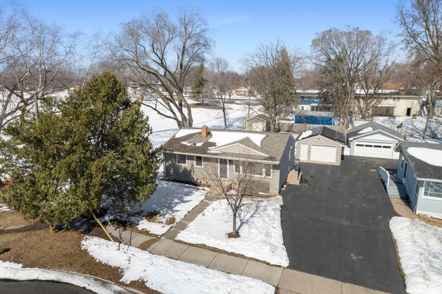 2189 Howard Court, Saint Paul, MN 55119