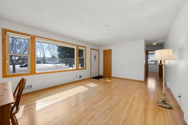 2189 Howard Court, Saint Paul, MN 55119