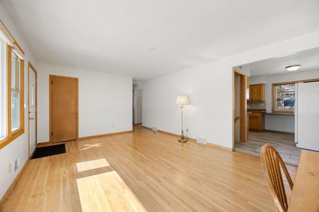 2189 Howard Court, Saint Paul, MN 55119