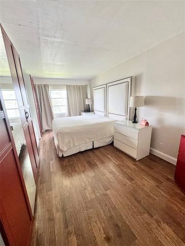 4311 Crystal Lake Drive 213, Deerfield Beach, FL 33064