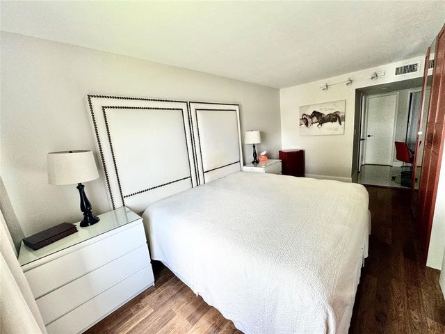 4311 Crystal Lake Drive 213, Deerfield Beach, FL 33064