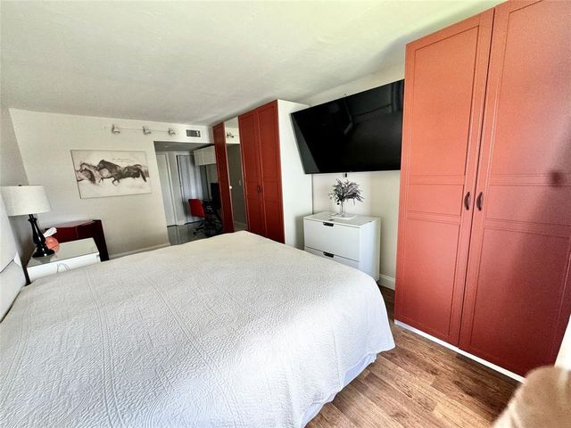 4311 Crystal Lake Drive 213, Deerfield Beach, FL 33064