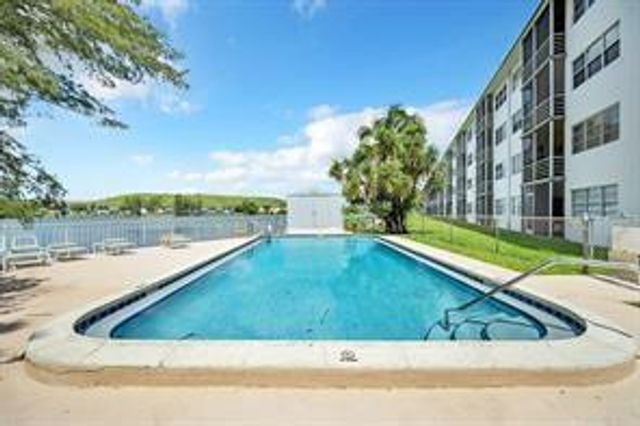 4311 Crystal Lake Drive 213, Deerfield Beach, FL 33064