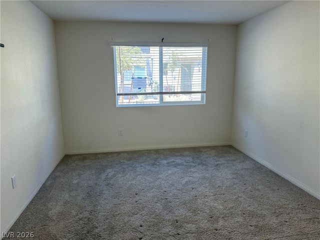 2642 Wimbledon White Court, North Las Vegas, NV 89086