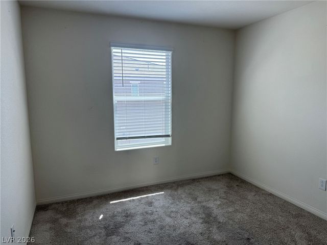 2642 Wimbledon White Court, North Las Vegas, NV 89086