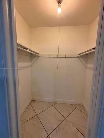 839 S Highland Dr Right, Hollywood, FL 33021