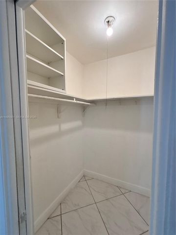 839 S Highland Dr Right, Hollywood, FL 33021