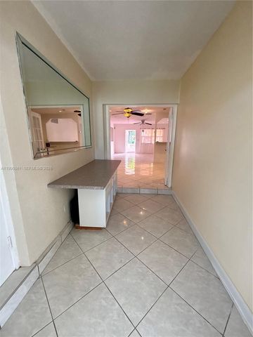 839 S Highland Dr Right, Hollywood, FL 33021