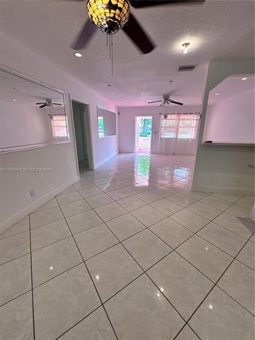839 S Highland Dr Right, Hollywood, FL 33021