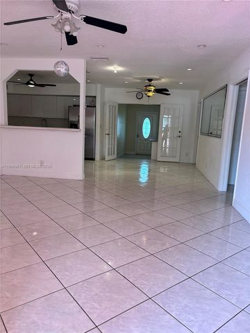 839 S Highland Dr Right, Hollywood, FL 33021