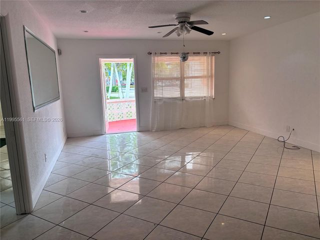 839 S Highland Dr Right, Hollywood, FL 33021