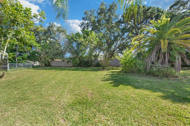 171 SW Ulman Avenue, Port St. Lucie, FL 34983
