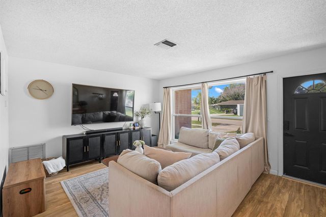 171 SW Ulman Avenue, Port St. Lucie, FL 34983