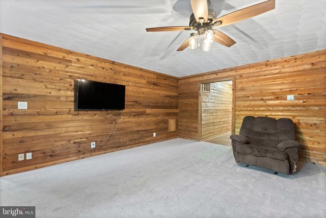 433 CORNWALL DR, Ruther Glen, VA 22546