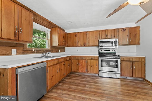 433 CORNWALL DR, Ruther Glen, VA 22546