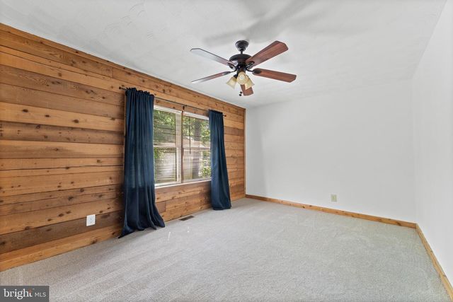 433 CORNWALL DR, Ruther Glen, VA 22546