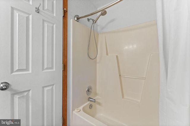 433 CORNWALL DR, Ruther Glen, VA 22546