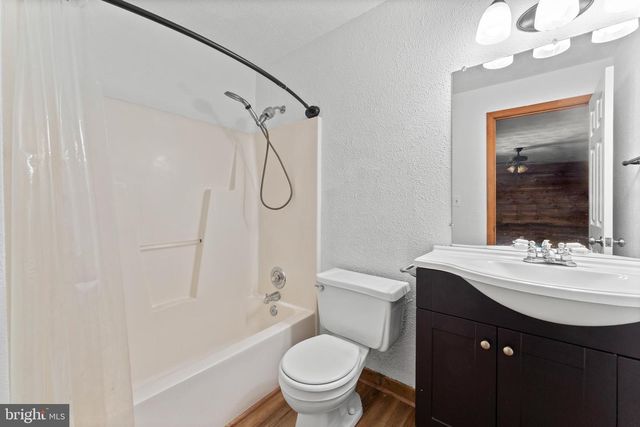 433 CORNWALL DR, Ruther Glen, VA 22546