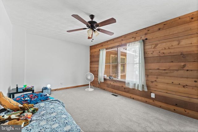 433 CORNWALL DR, Ruther Glen, VA 22546
