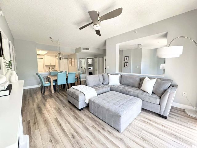 2808 Amalei Drive 110, Palm Beach Gardens, FL 33410