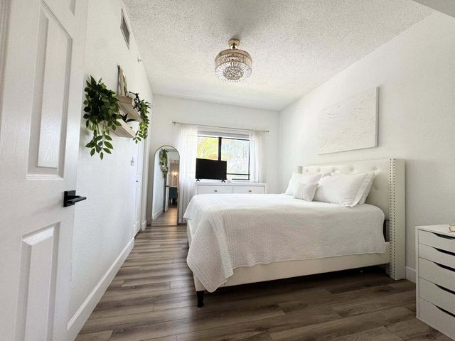 2808 Amalei Drive 110, Palm Beach Gardens, FL 33410