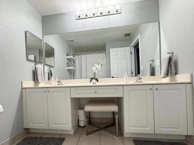 2808 Amalei Drive 110, Palm Beach Gardens, FL 33410