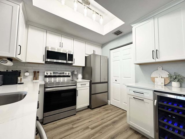 2808 Amalei Drive 110, Palm Beach Gardens, FL 33410