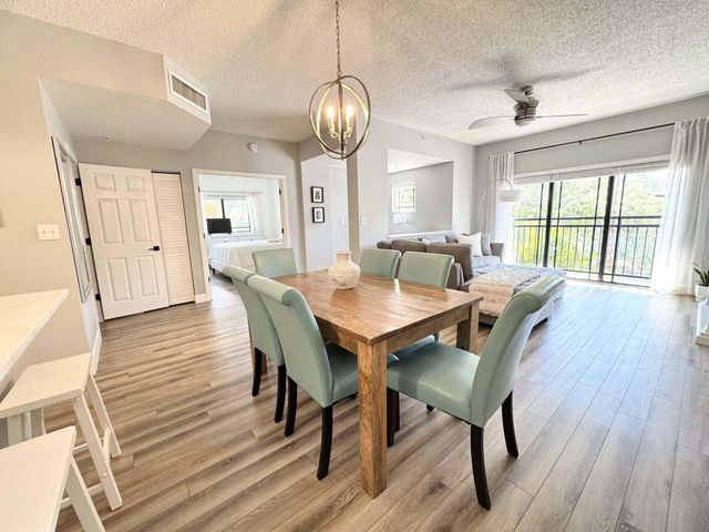 2808 Amalei Drive 110, Palm Beach Gardens, FL 33410