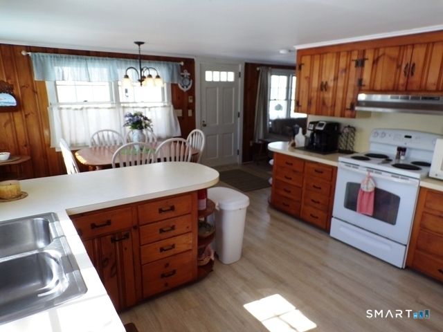 64 Washington Avenue, Old Lyme, CT 06371
