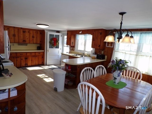 64 Washington Avenue, Old Lyme, CT 06371