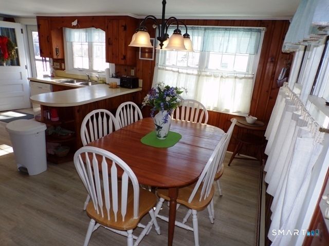 64 Washington Avenue, Old Lyme, CT 06371