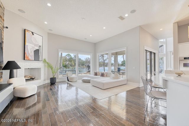 781 QUEENS HARBOR Boulevard, Jacksonville, FL 32225