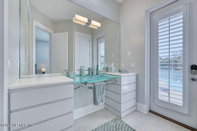 781 QUEENS HARBOR Boulevard, Jacksonville, FL 32225