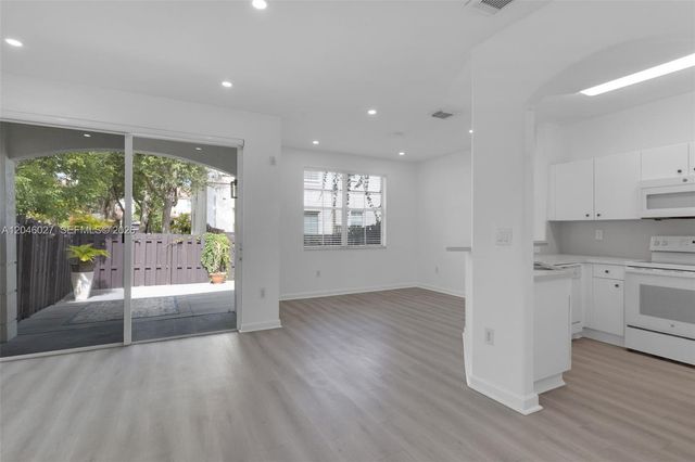 8165 NW 108th Avenue, Doral, FL 33178
